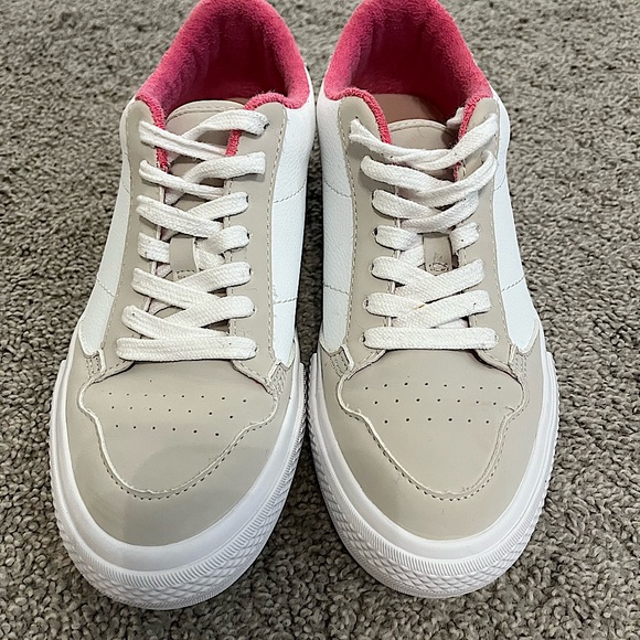 Kelly and Katie Abiellie Sneaker | Pink/White/Tan | Size: 7.5 🩷🤍🤎 - Picture 5 of 8